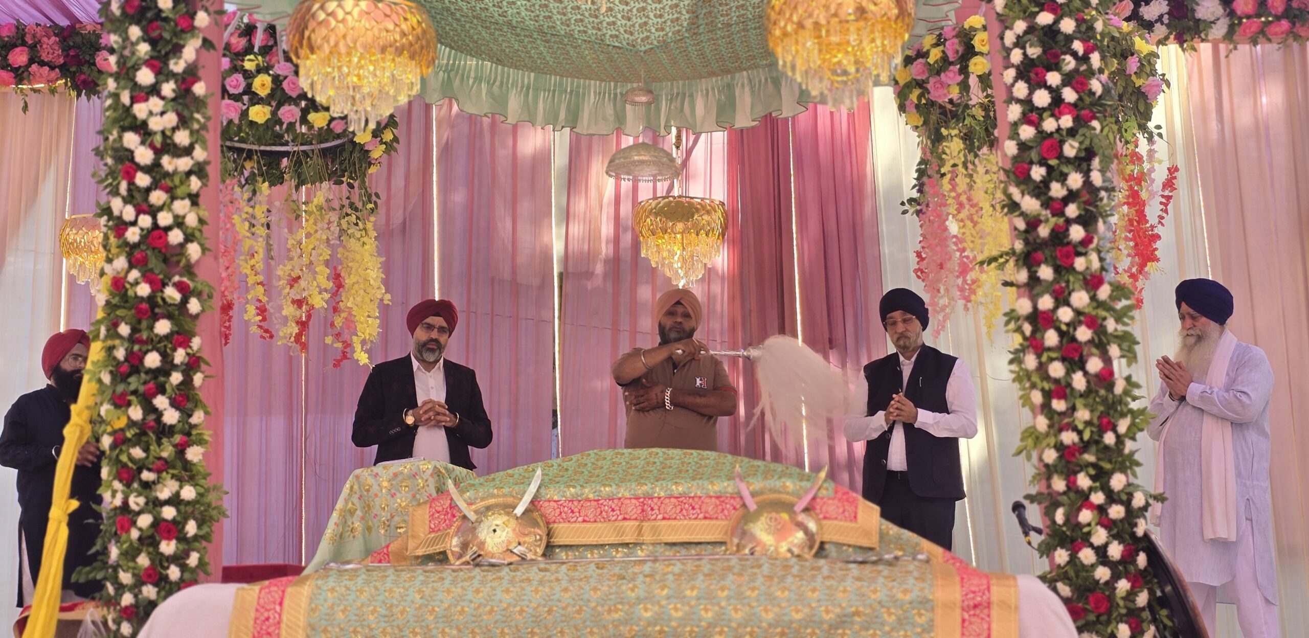 गुरुनानक देव जी के 556 वे प्रकाश पर्व पर धार्मिक का आयोजन दीवान